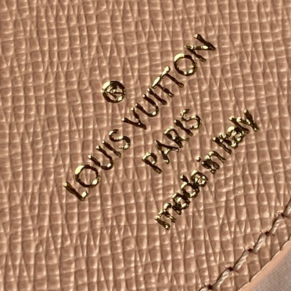 LOUIS VUITTON Limited Edition Damier Azur Tahitienne Bag Charm Key Ring - Picture 4 of 6